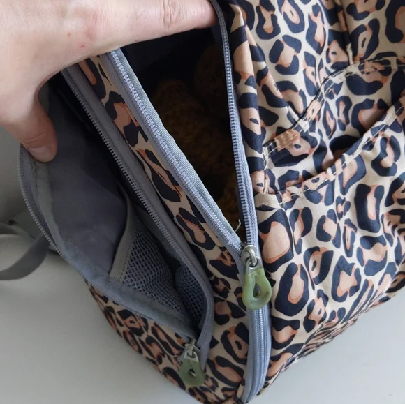 🌿LEOPARD PRINT BACKPACK🌿 - Picture 3 of 14